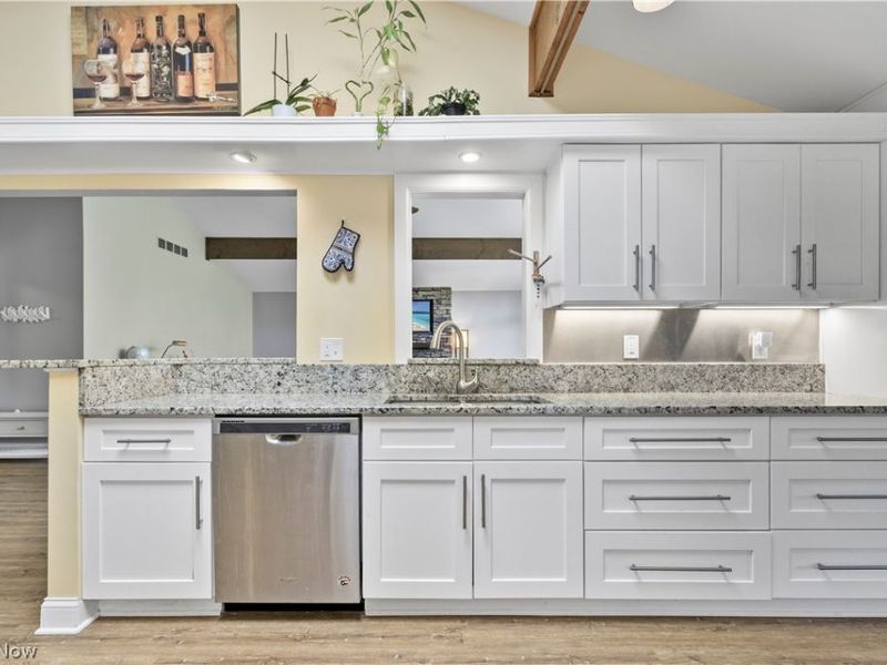 30200 Crestview Drive, Bay Village, OH 44140 Photo 14