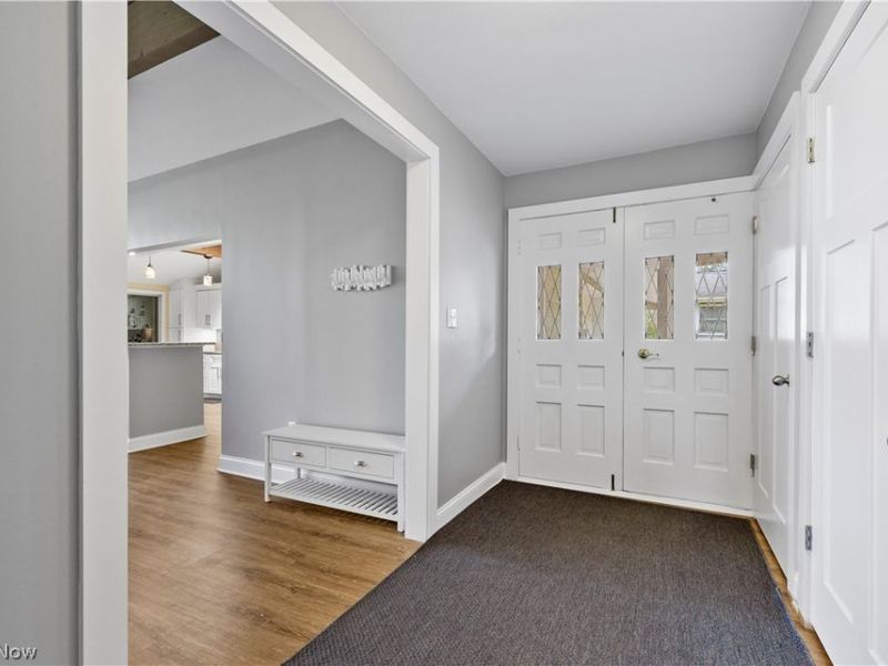 30200 Crestview Drive, Bay Village, OH 44140 Photo 2