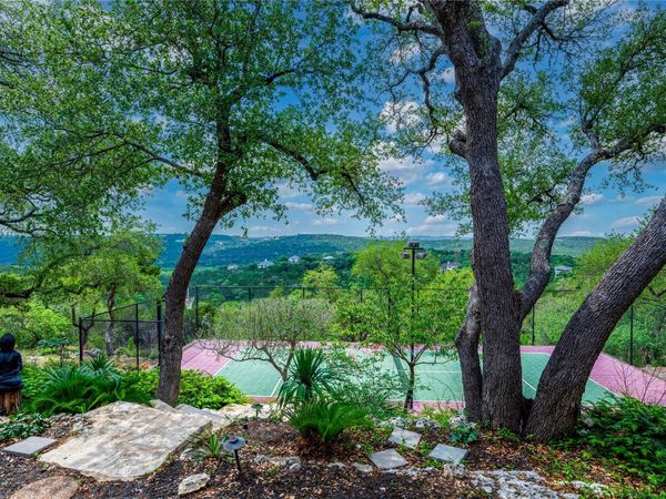 8817 Bell Mountain DR, Austin, TX 78730