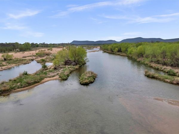 5898 RIVER OAKS DR, Kingsland, TX 78639