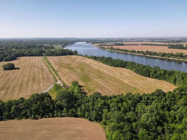 859 CRAVENS RD, Savannah, TN 38372