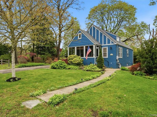 544 Lombardy Boulevard, Brightwaters, NY 11718