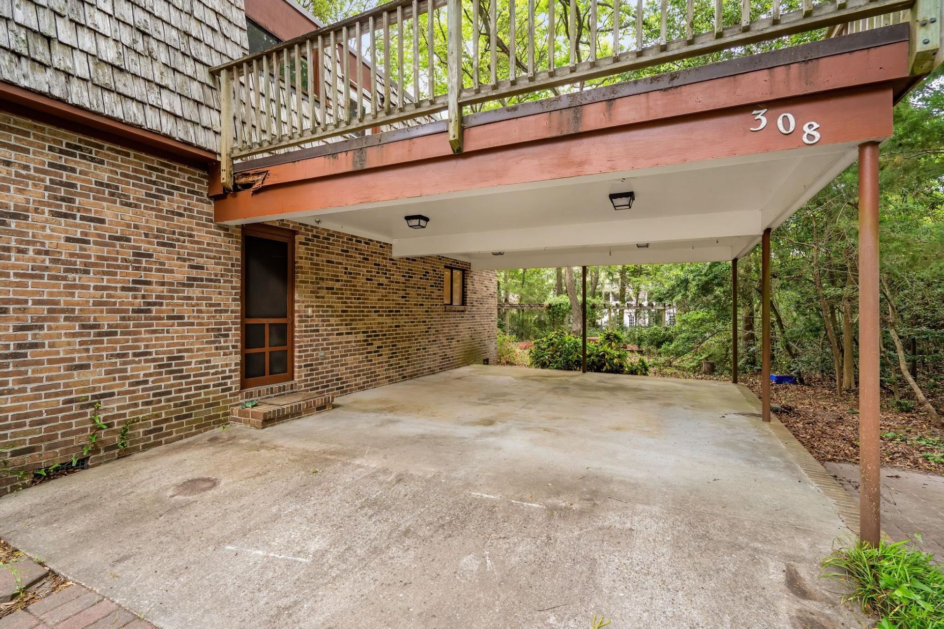 308 63rd Ave. N Photo 6