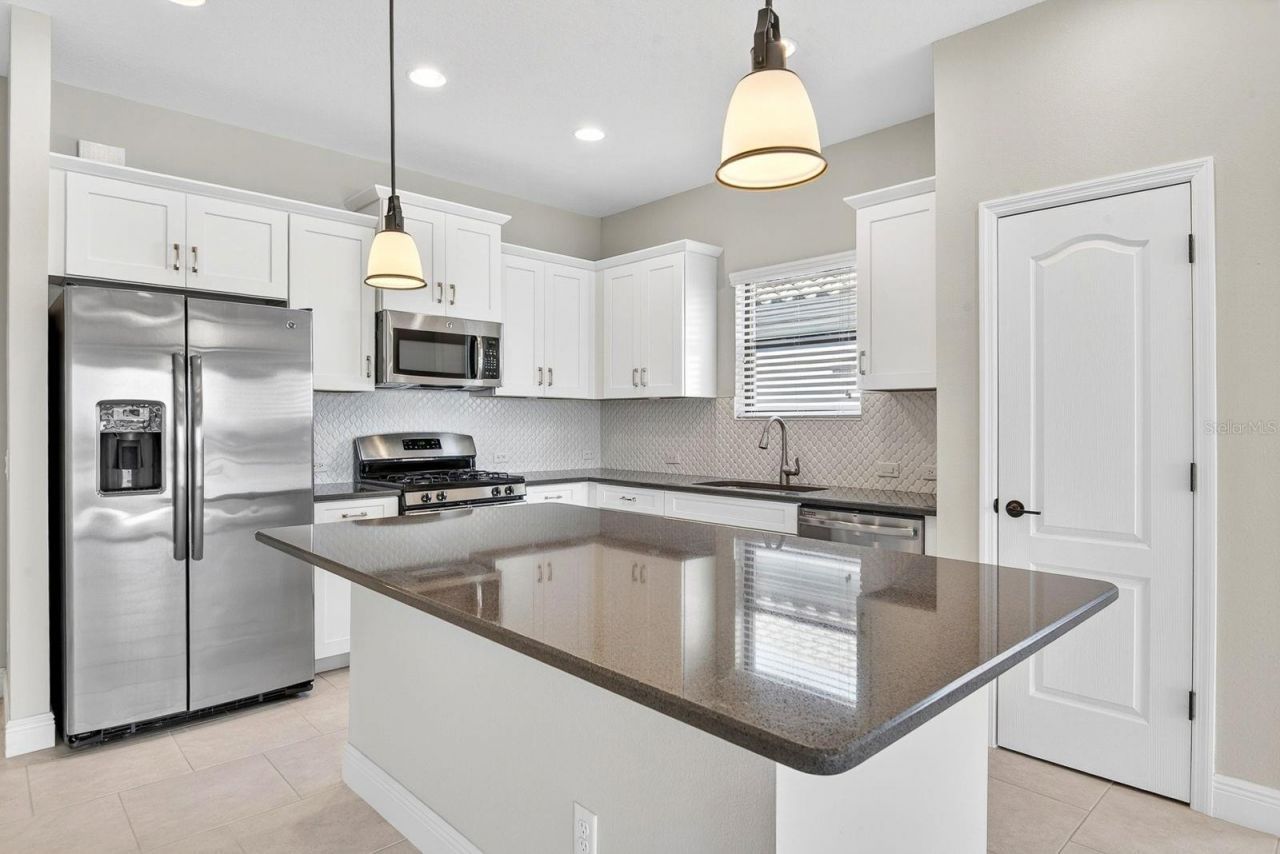 4417 Amalfi Avenue, Sarasota, FL 34243 Photo