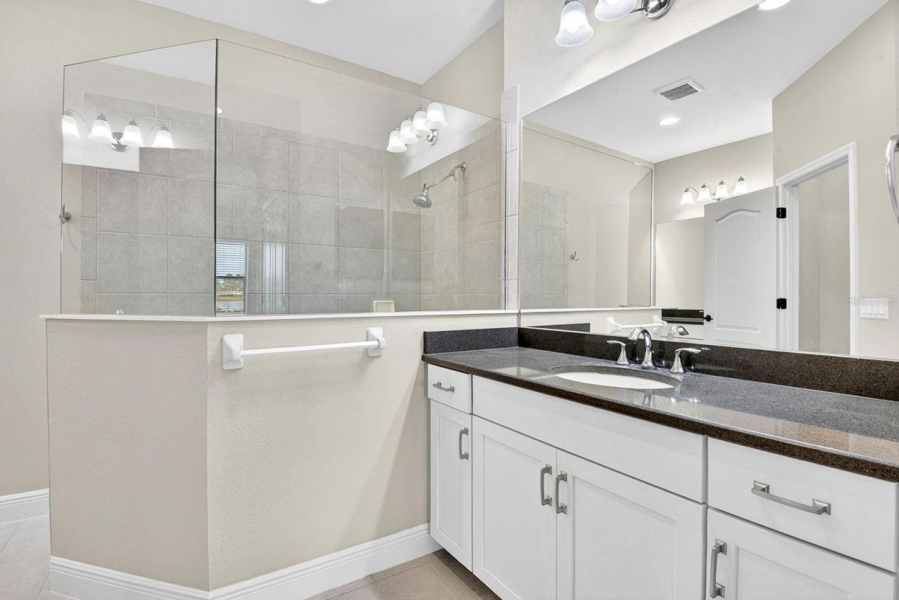 4417 Amalfi Avenue, Sarasota, FL 34243 Photo