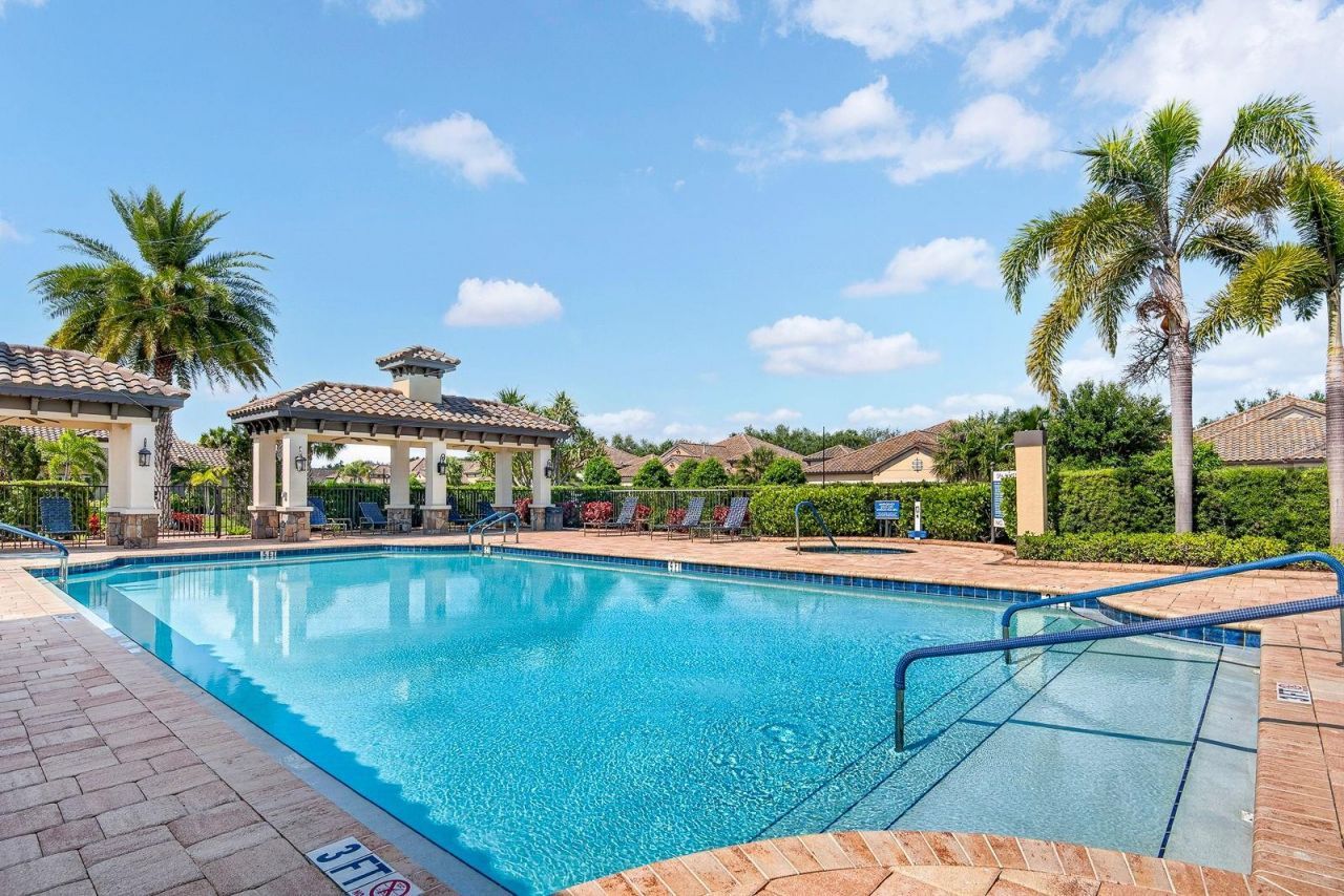 4417 Amalfi Avenue, Sarasota, FL 34243 Photo