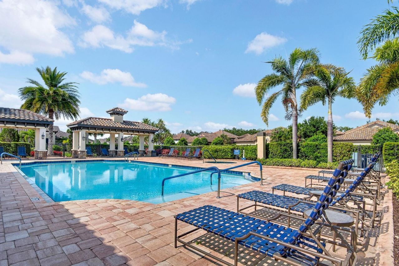 4417 Amalfi Avenue, Sarasota, FL 34243 Photo