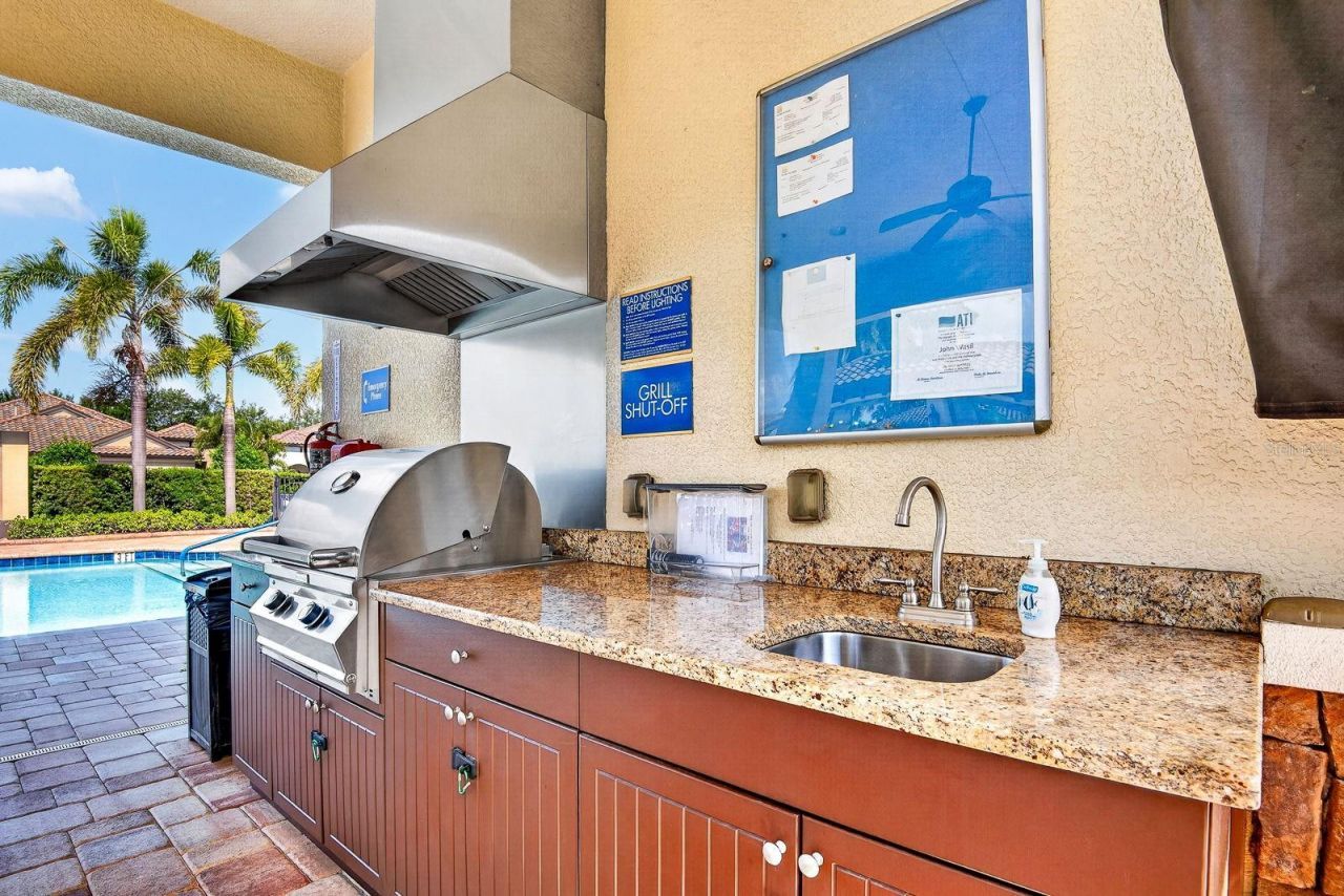 4417 Amalfi Avenue, Sarasota, FL 34243 Photo