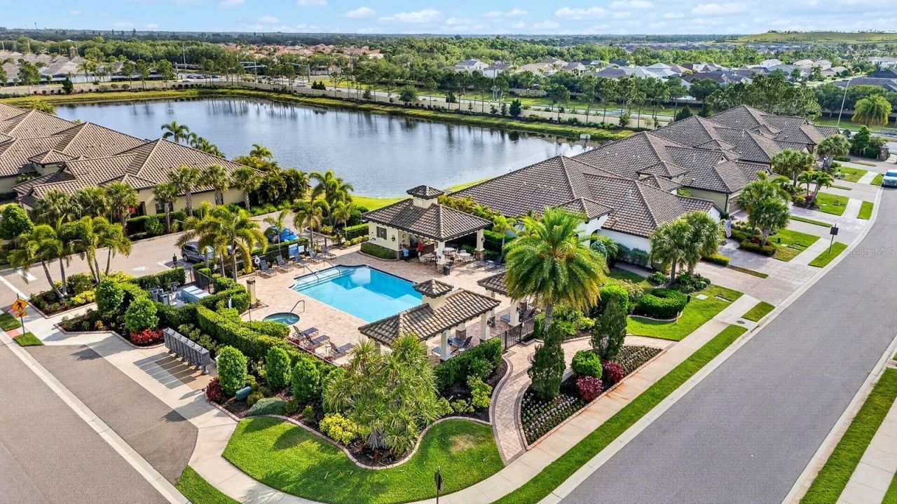 4417 Amalfi Avenue, Sarasota, FL 34243 Photo