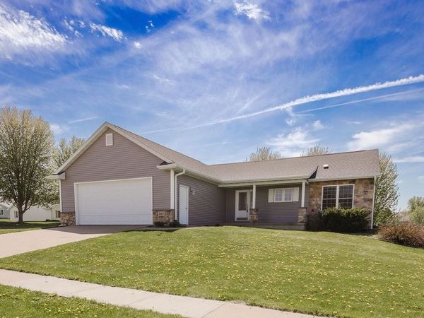 905 Heather Lane, Platteville, WI 53818