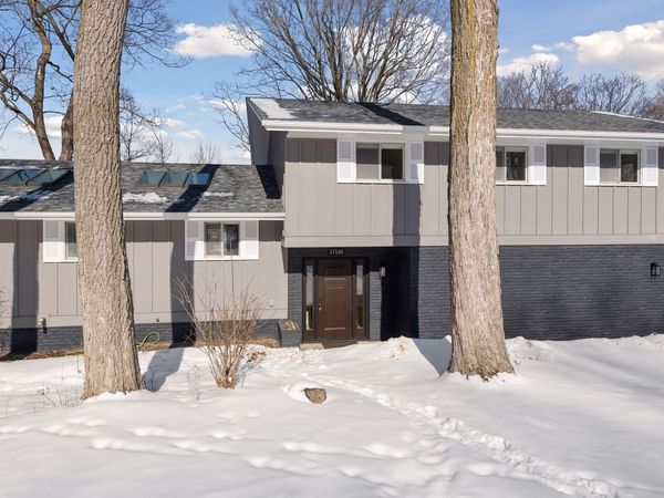 17100 Hampton Court, Minnetonka, MN 55345