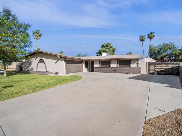 4515 W Shaw Butte Drive, Glendale, AZ 85304