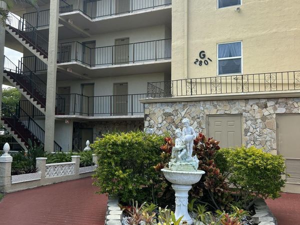 2801 Somerset Drive, Unit 201, Lauderdale Lakes, FL 33311