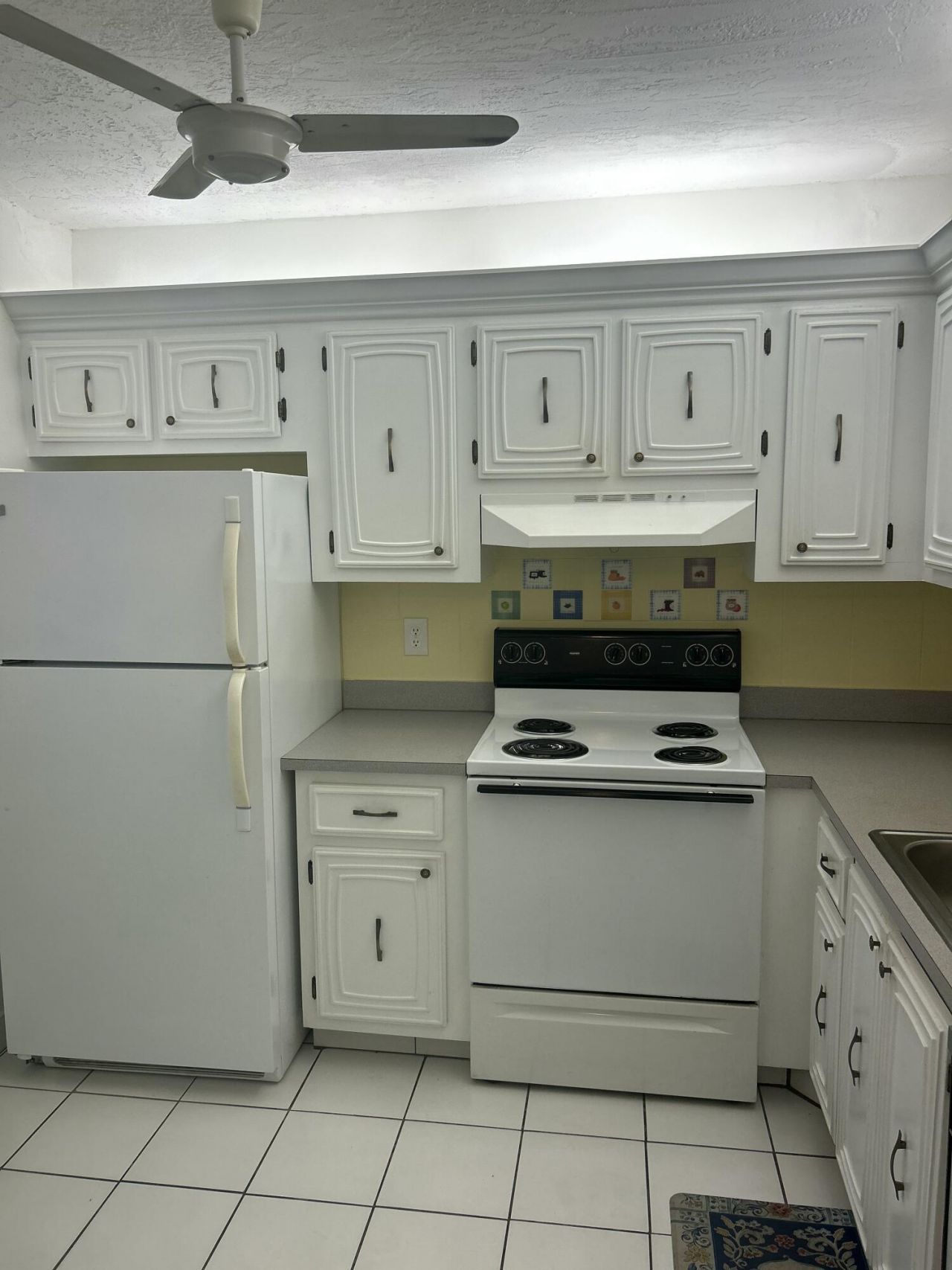 2801 Somerset Drive, Unit 201, Lauderdale Lakes, FL 33311 Photo