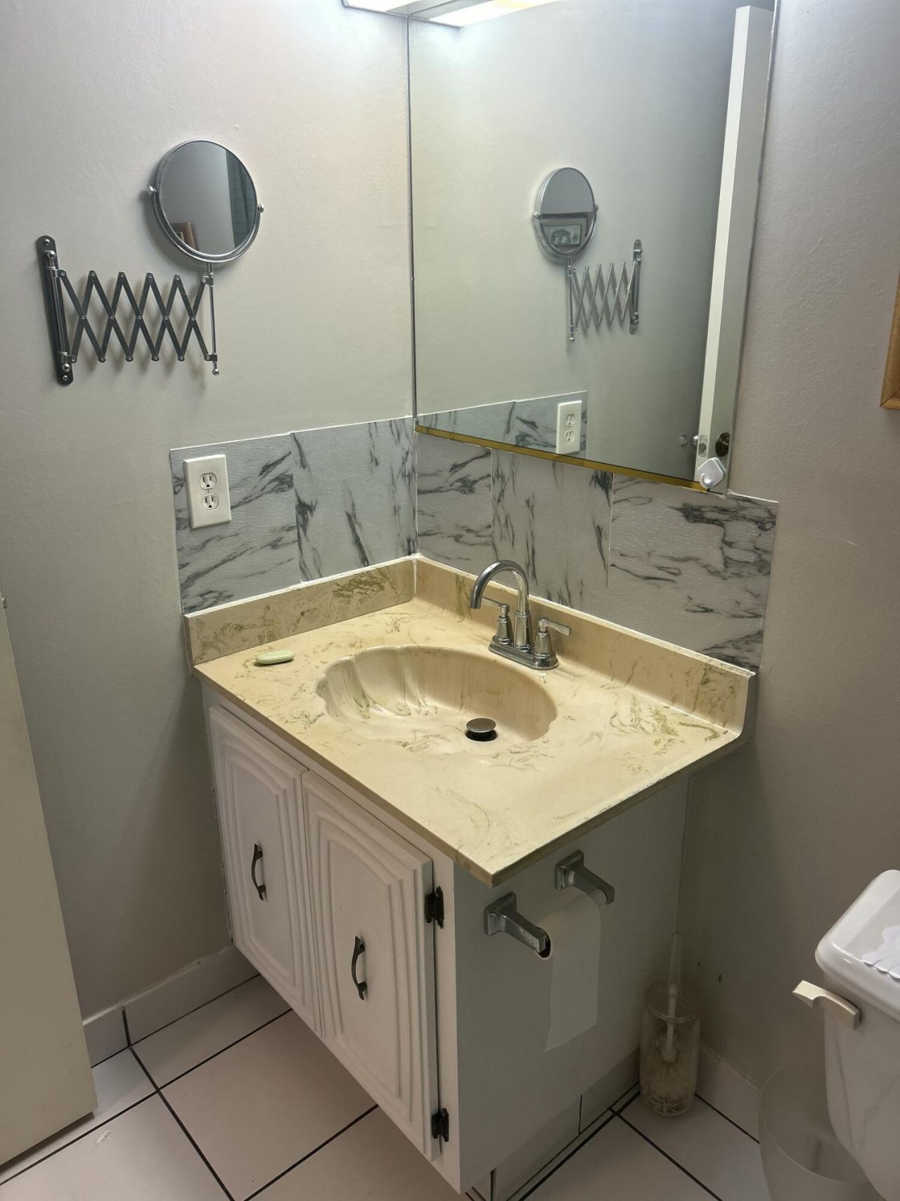 2801 Somerset Drive, Unit 201, Lauderdale Lakes, FL 33311 Photo