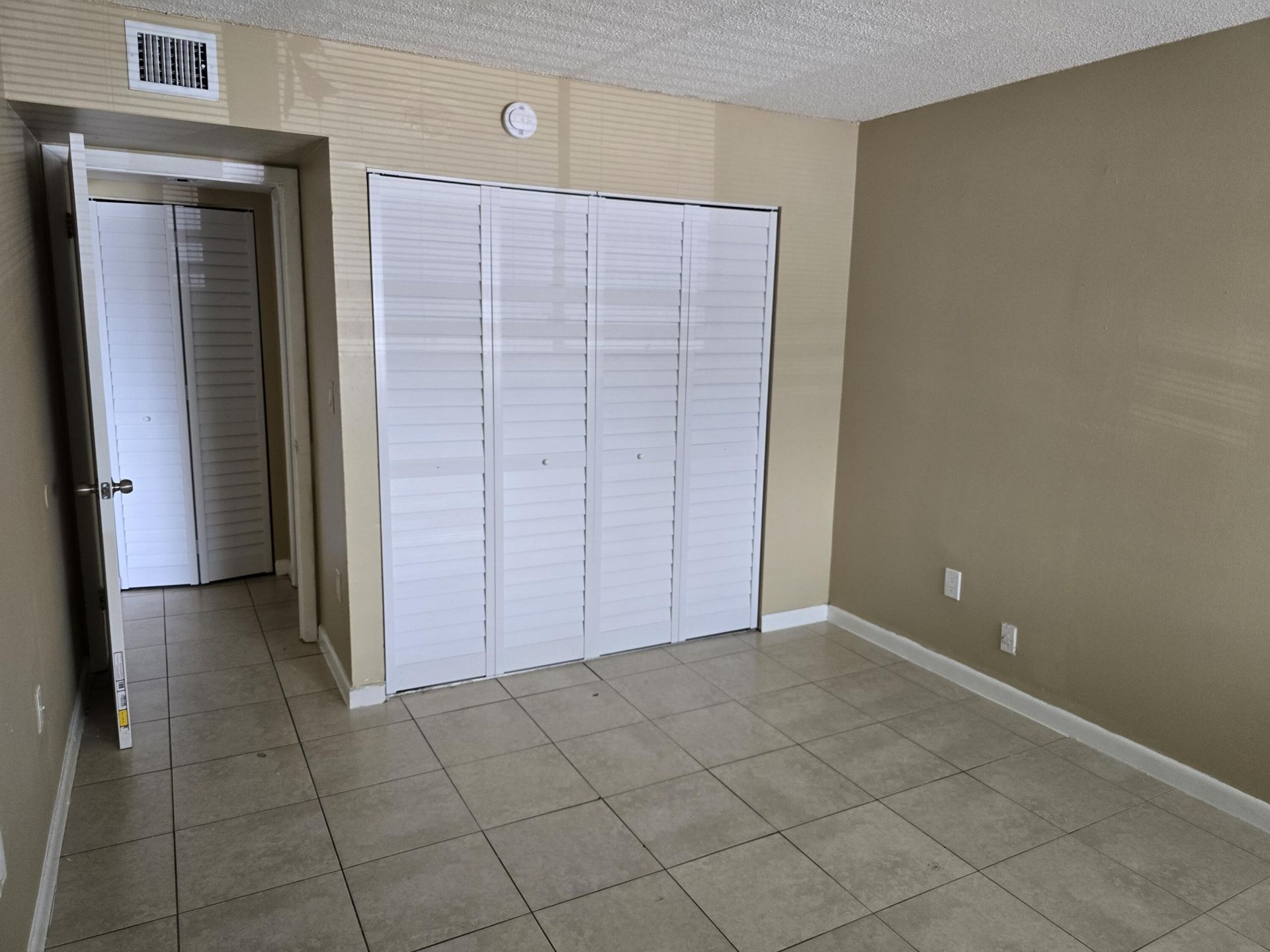 711 N Pine Island Road, Unit 213, Plantation, FL 33324 Photo