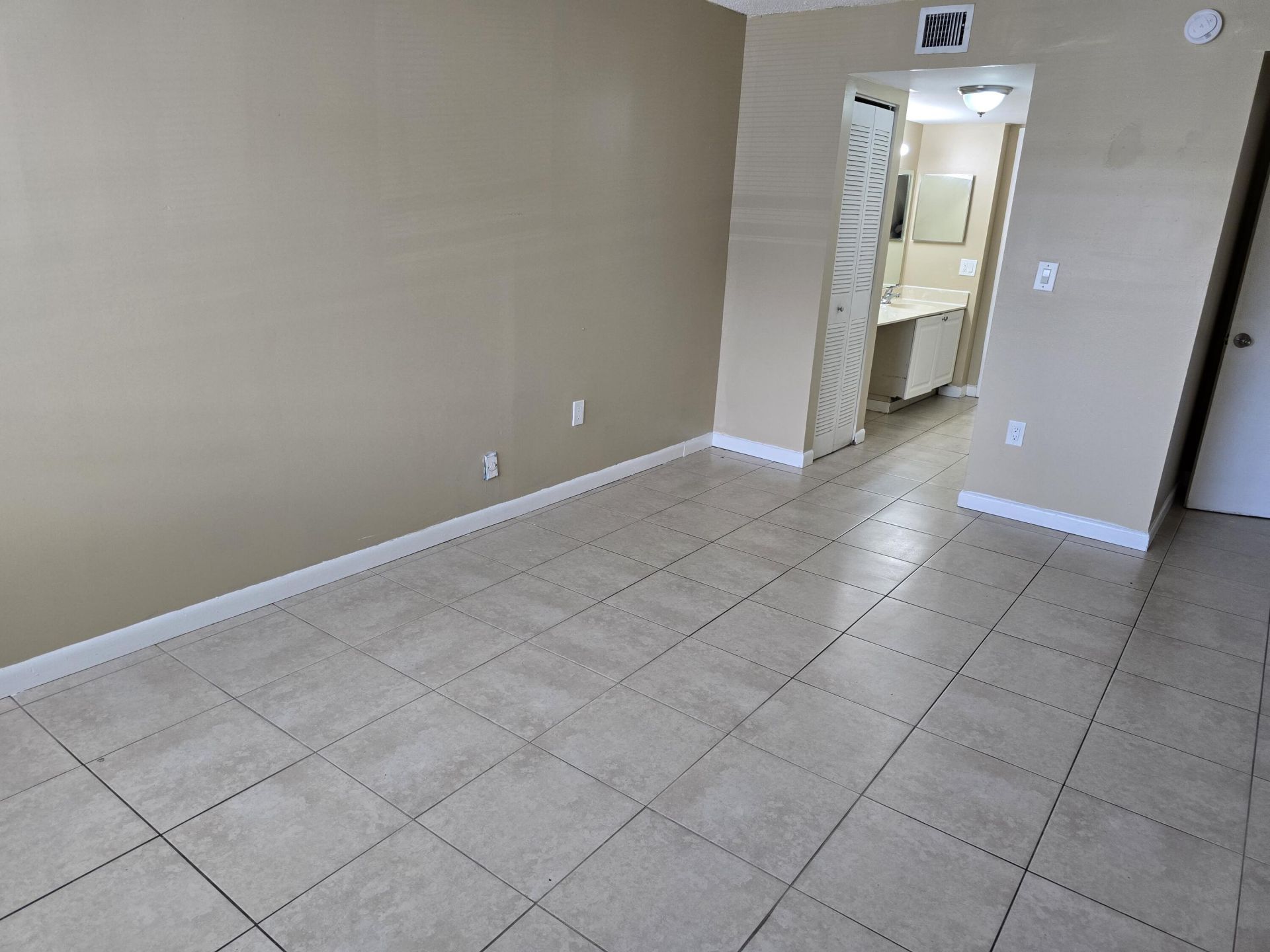 711 N Pine Island Road, Unit 213, Plantation, FL 33324 Photo