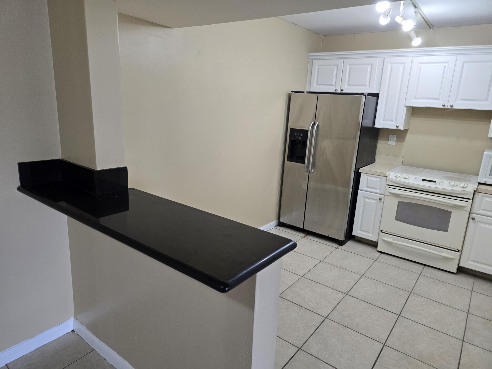 711 N Pine Island Road, Unit 213, Plantation, FL 33324 Photo