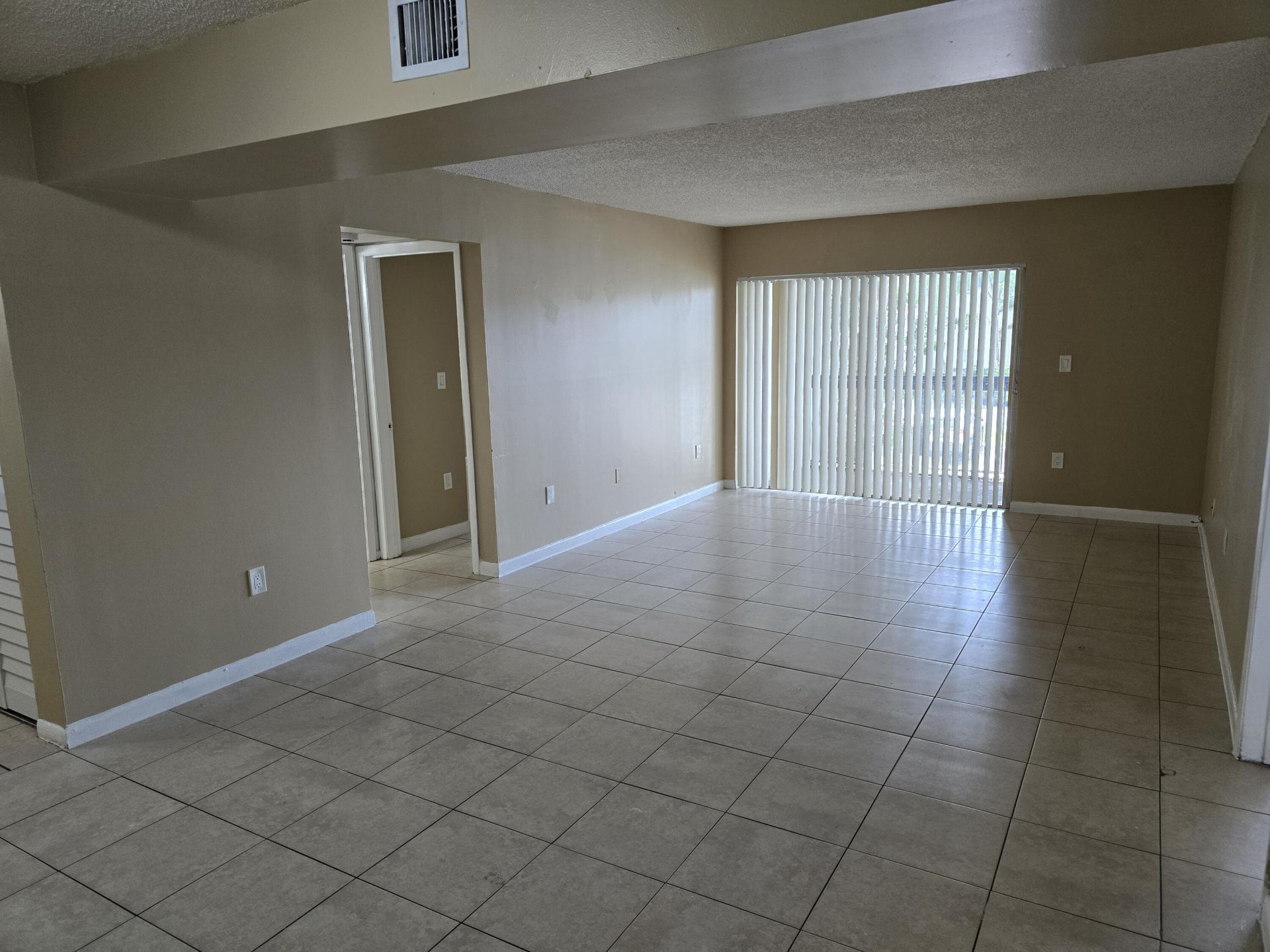 711 N Pine Island Road, Unit 213, Plantation, FL 33324 Photo