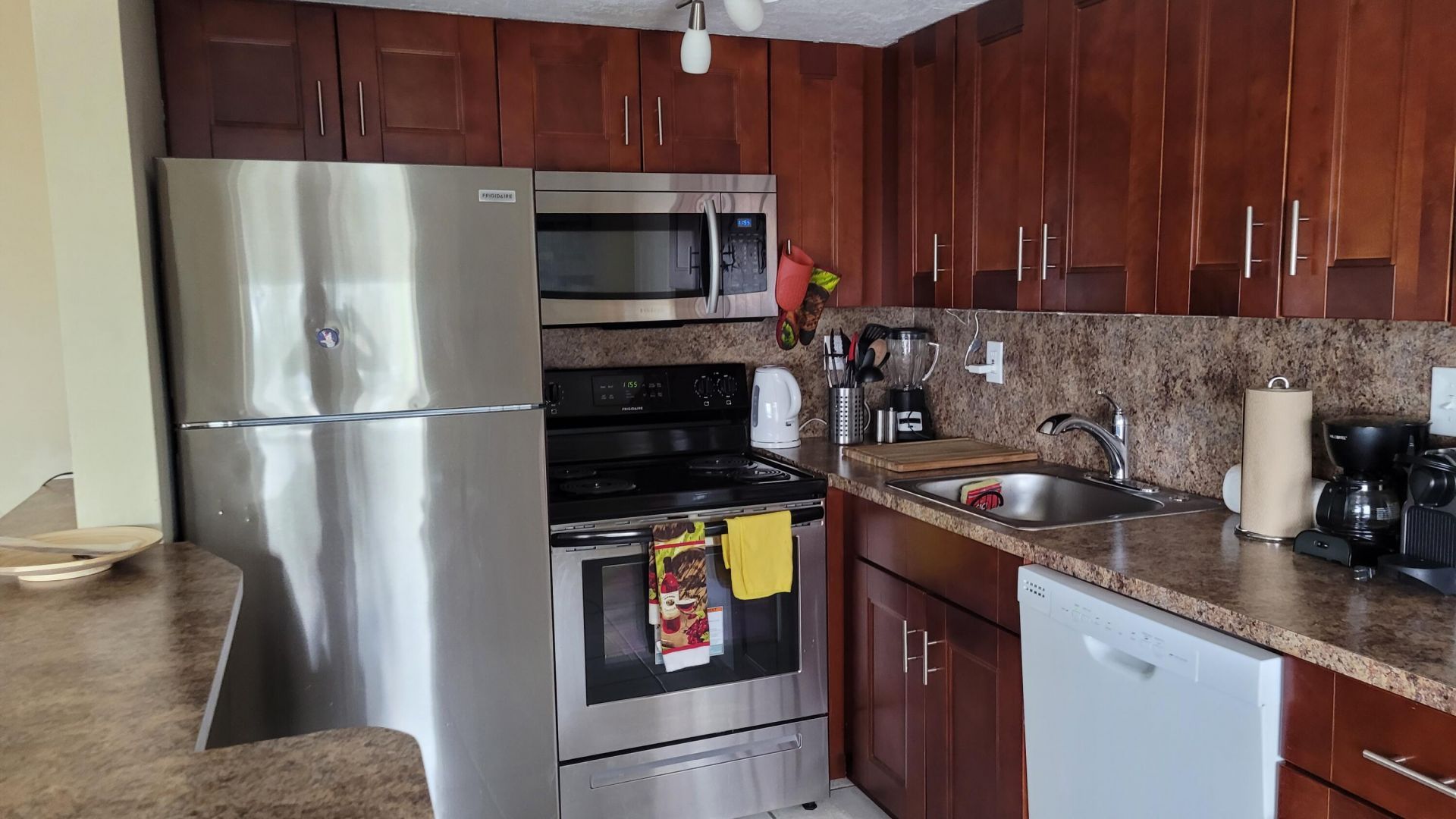 300 Oregon Street, Unit 409, Hollywood, FL 33019 Photo