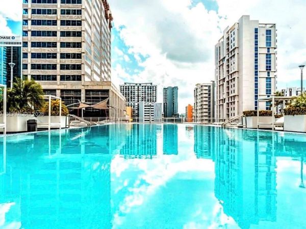 690 SW 1st Ct , Unit PHI06, Miami, FL 33130