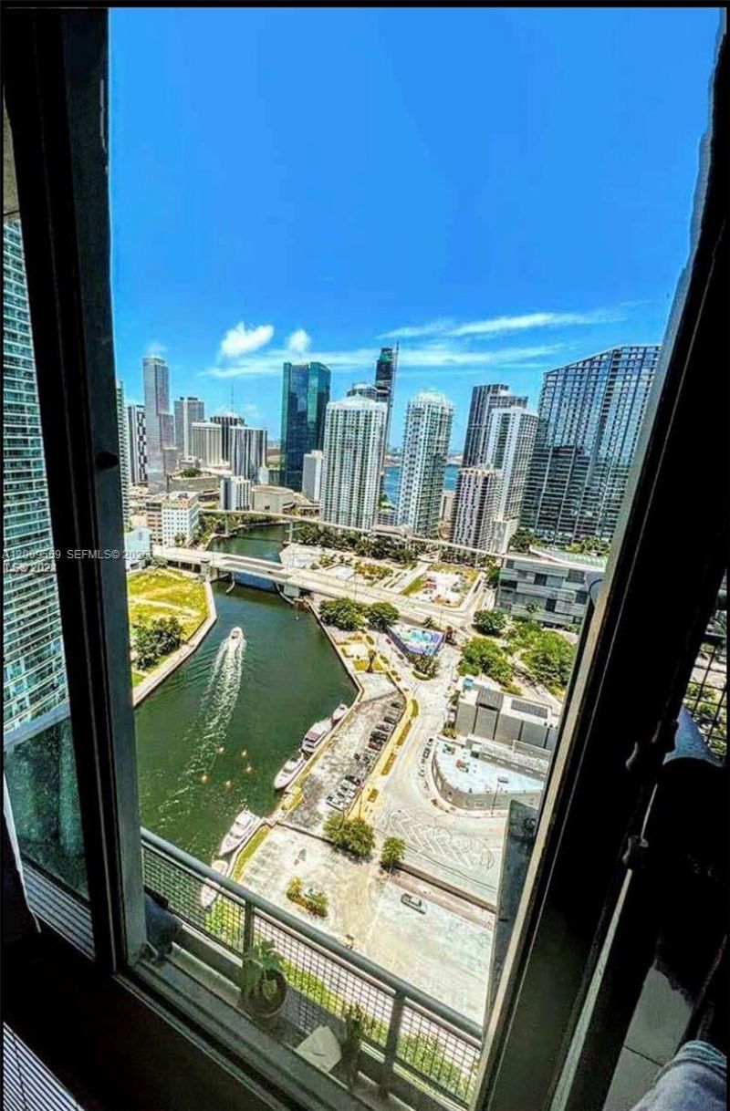 690 SW 1st Ct , Unit PHI06, Miami, FL 33130 Photo