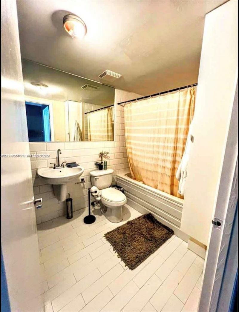 690 SW 1st Ct , Unit PHI06, Miami, FL 33130 Photo