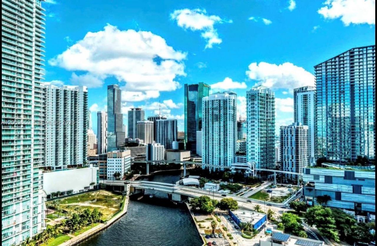 690 SW 1st Ct , Unit PHI06, Miami, FL 33130 Photo