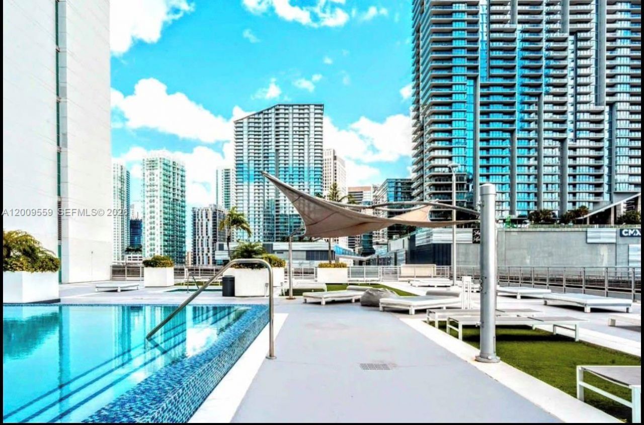 690 SW 1st Ct , Unit PHI06, Miami, FL 33130 Photo