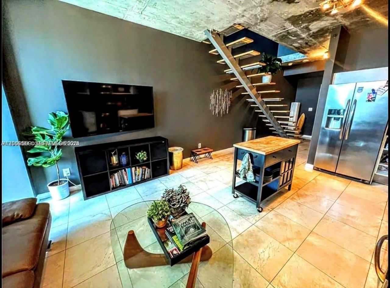 690 SW 1st Ct , Unit PHI06, Miami, FL 33130 Photo