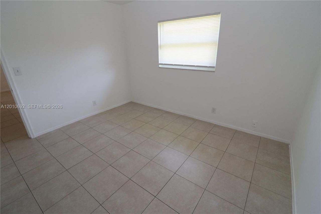 3960 NW 31st Ter, Unit 2, Lauderdale Lakes, FL 33309 Photo