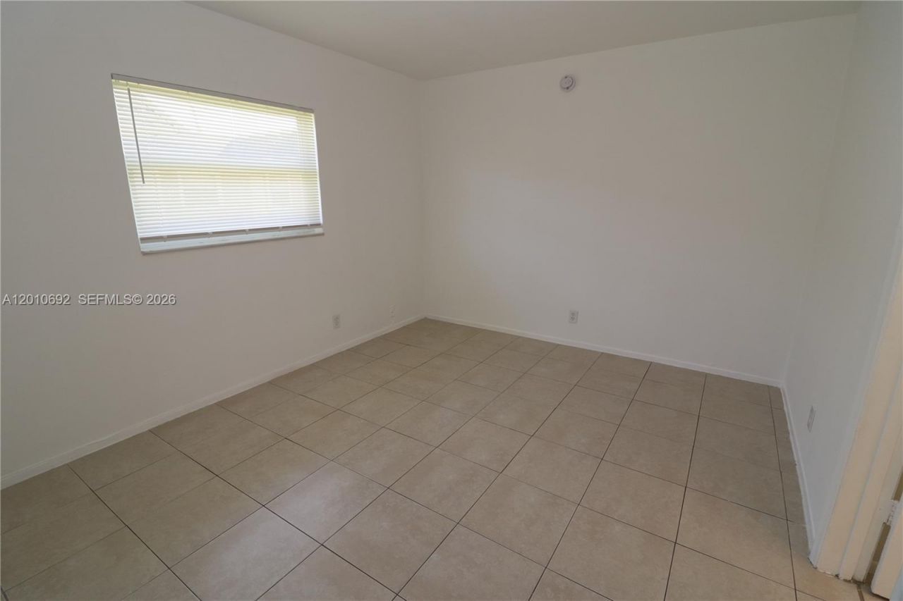 3960 NW 31st Ter, Unit 2, Lauderdale Lakes, FL 33309 Photo