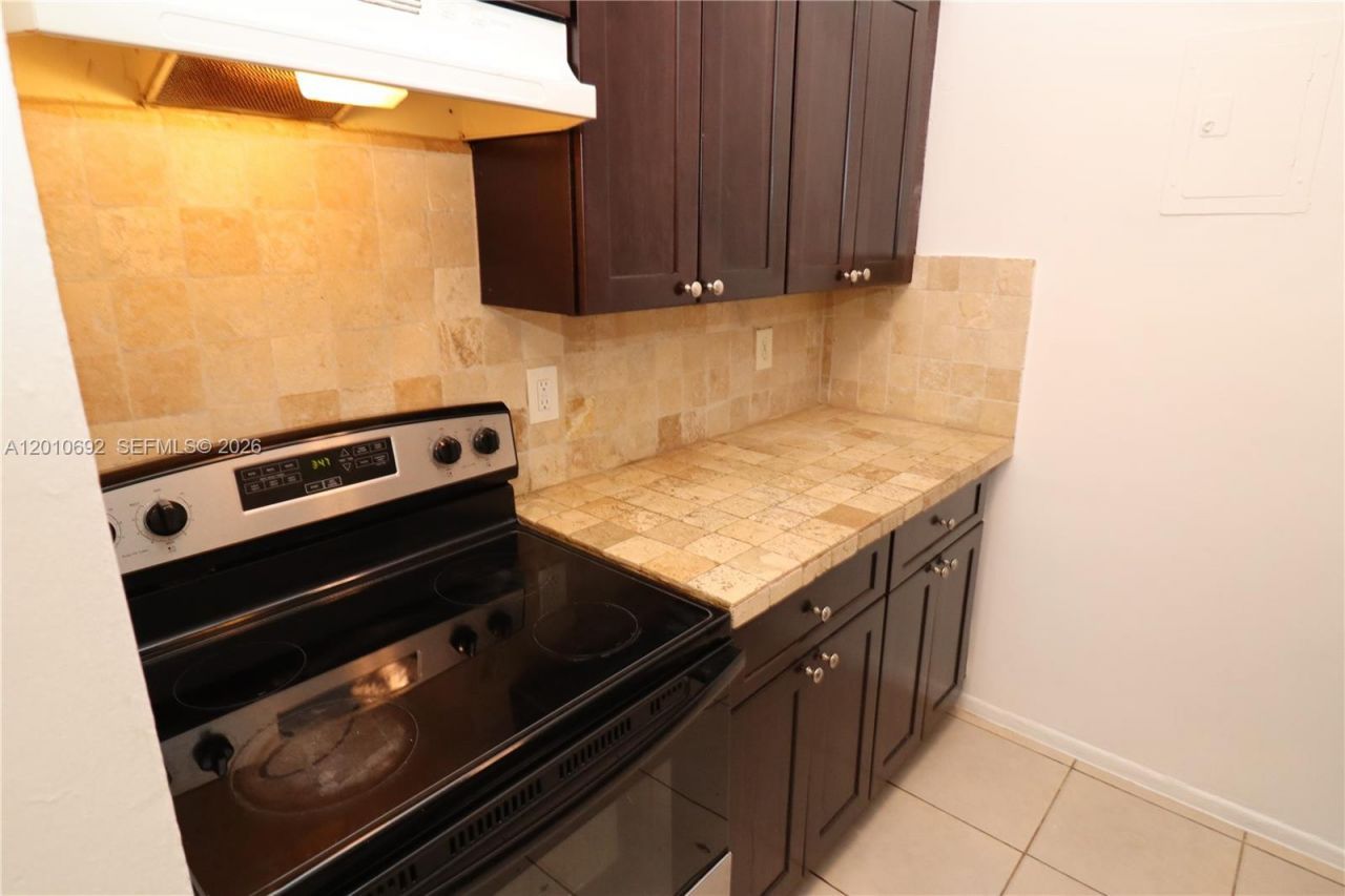 3960 NW 31st Ter, Unit 2, Lauderdale Lakes, FL 33309 Photo