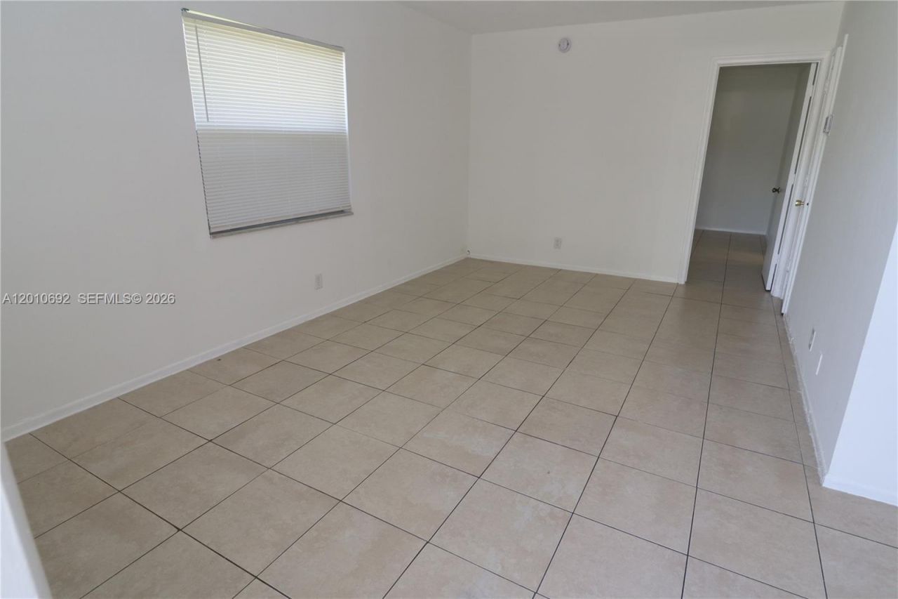 3960 NW 31st Ter, Unit 2, Lauderdale Lakes, FL 33309 Photo