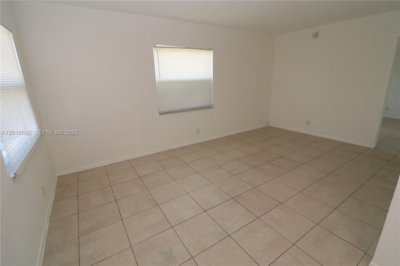 3960 NW 31st Ter, Unit 2, Lauderdale Lakes, FL 33309 Photo