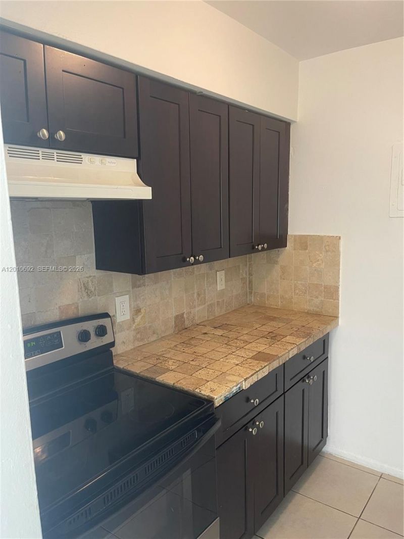 3960 NW 31st Ter , Unit 2, Lauderdale Lakes, FL 33309 Photo