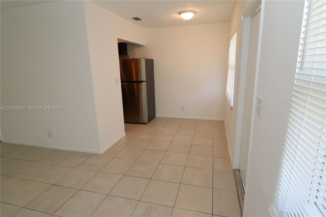 3960 NW 31st Ter, Unit 2, Lauderdale Lakes, FL 33309 Photo