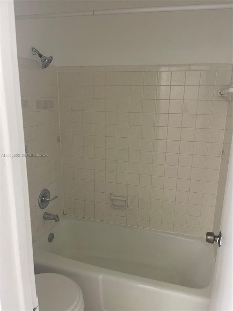 3960 NW 31st Ter , Unit 2, Lauderdale Lakes, FL 33309 Photo