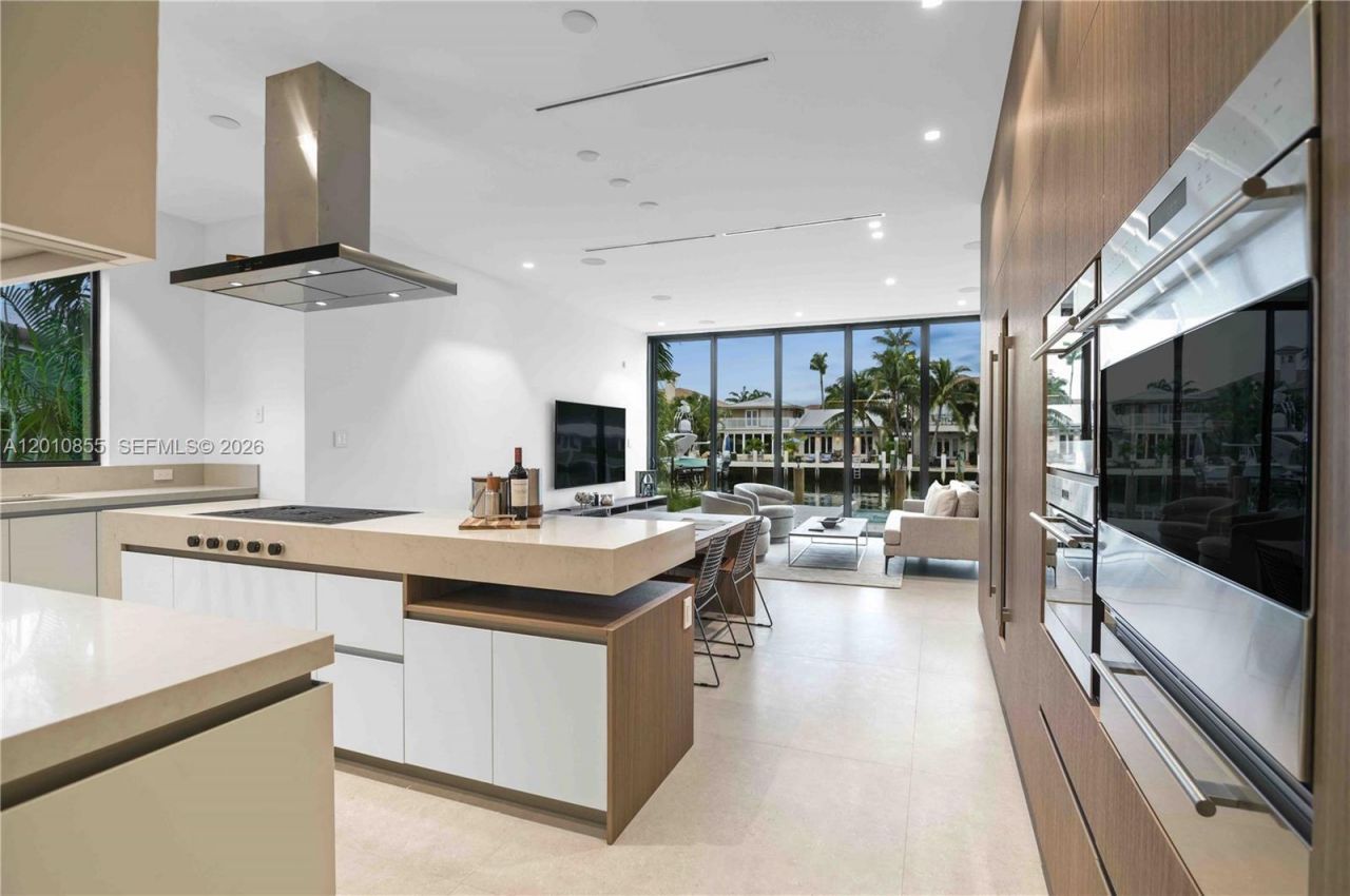 1537 SE 13th St, Unit n/a, Fort Lauderdale, FL 33316 Photo