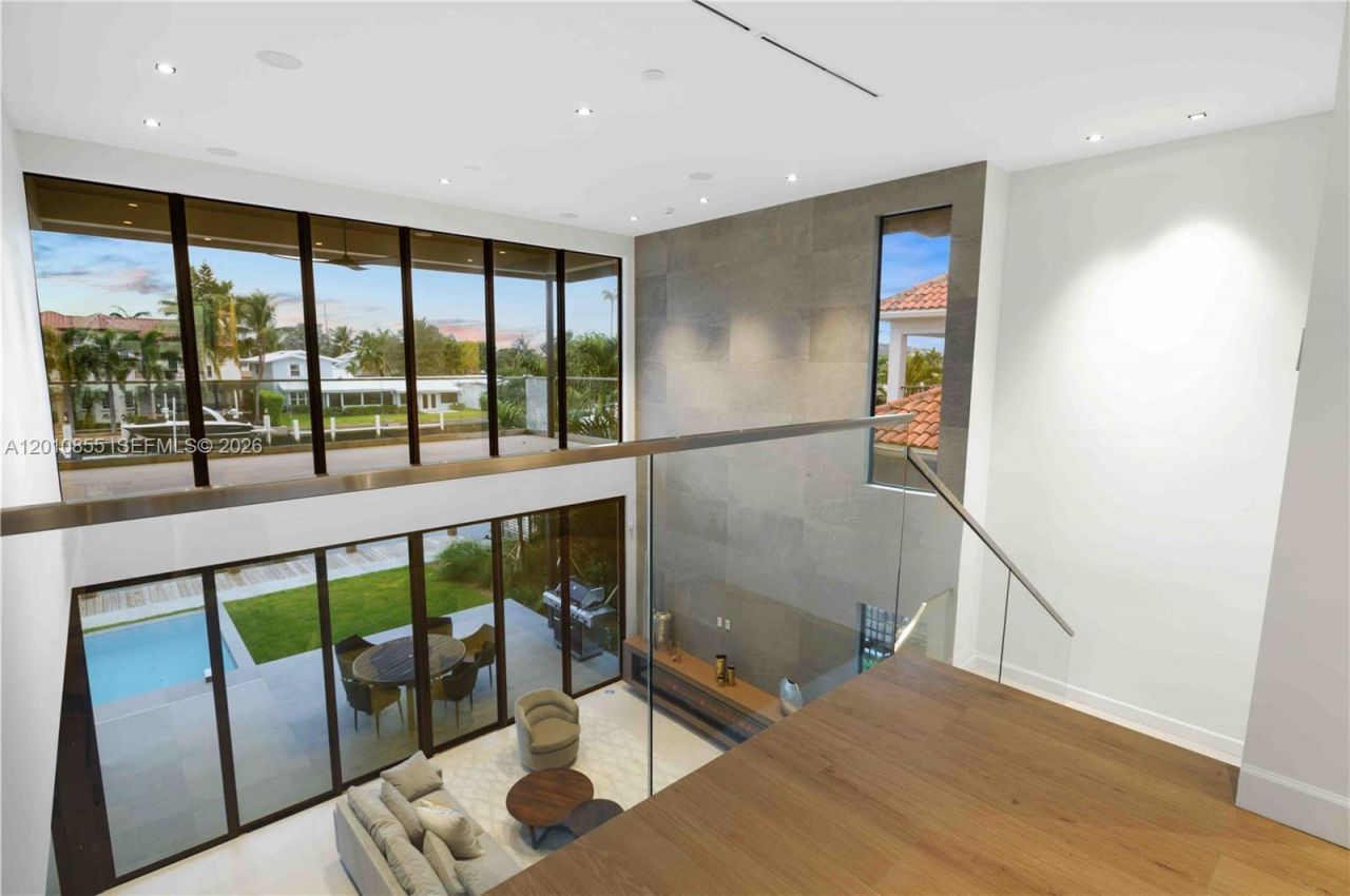 1537 SE 13th St, Unit n/a, Fort Lauderdale, FL 33316 Photo