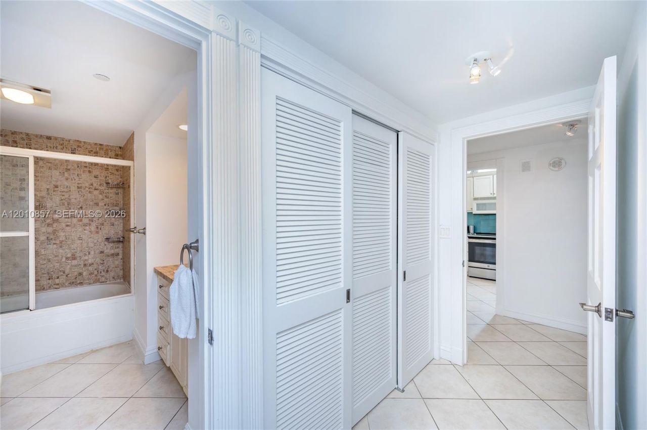 201 Crandon Blvd , Unit 505, Key Biscayne, FL 33149 Photo