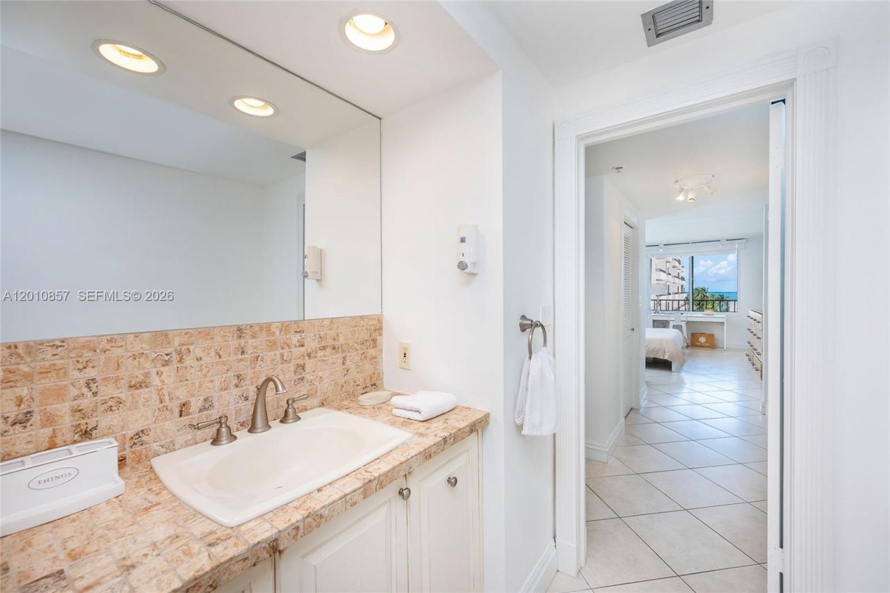 201 Crandon Blvd , Unit 505, Key Biscayne, FL 33149 Photo