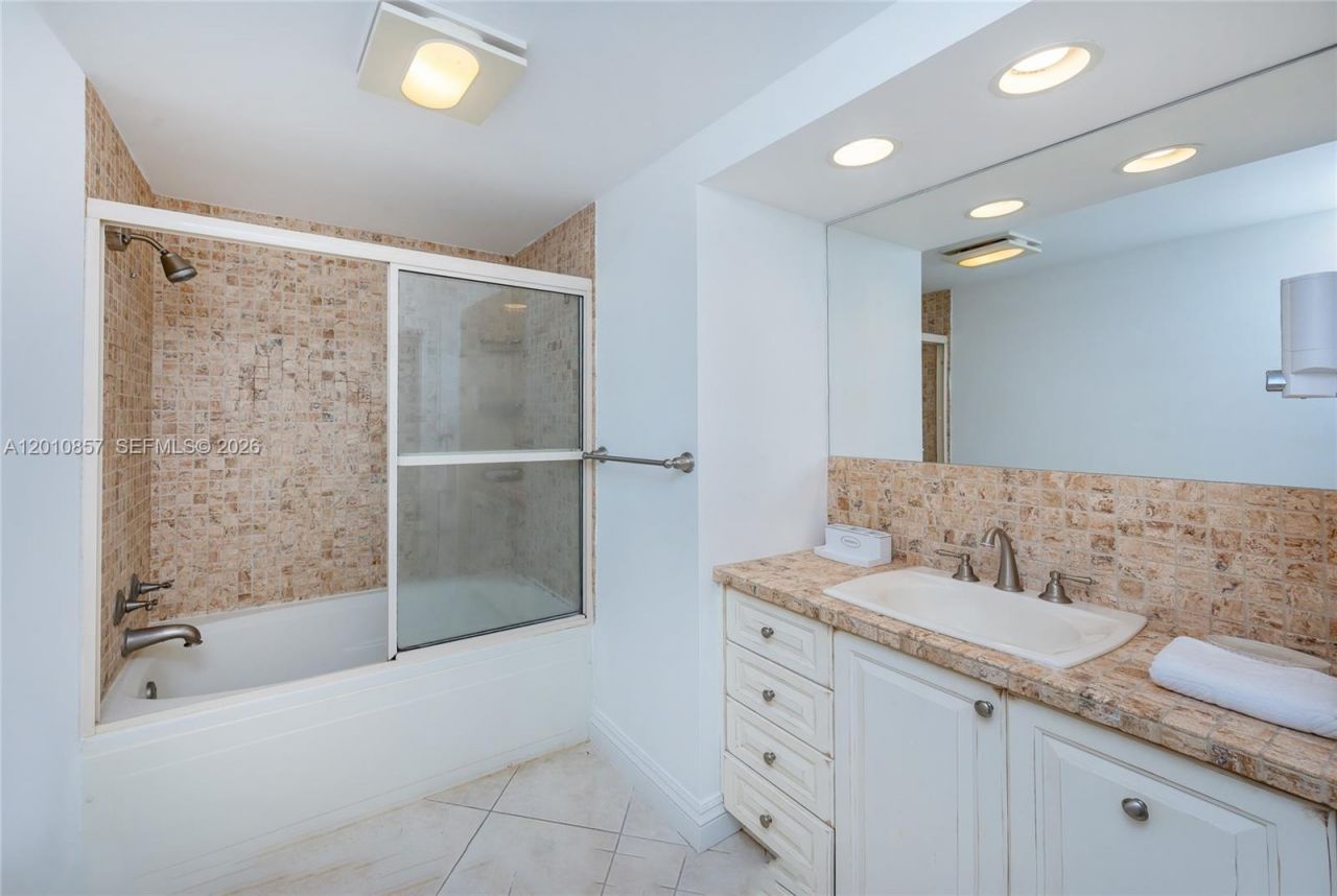 201 Crandon Blvd , Unit 505, Key Biscayne, FL 33149 Photo