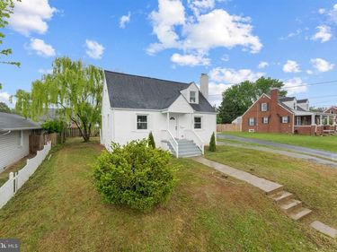 227 MANASSAS AVENUE , FRONT ROYAL, VA 22630