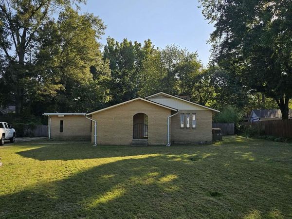 1018 Homecrest Drive, Piggott, AR 72454