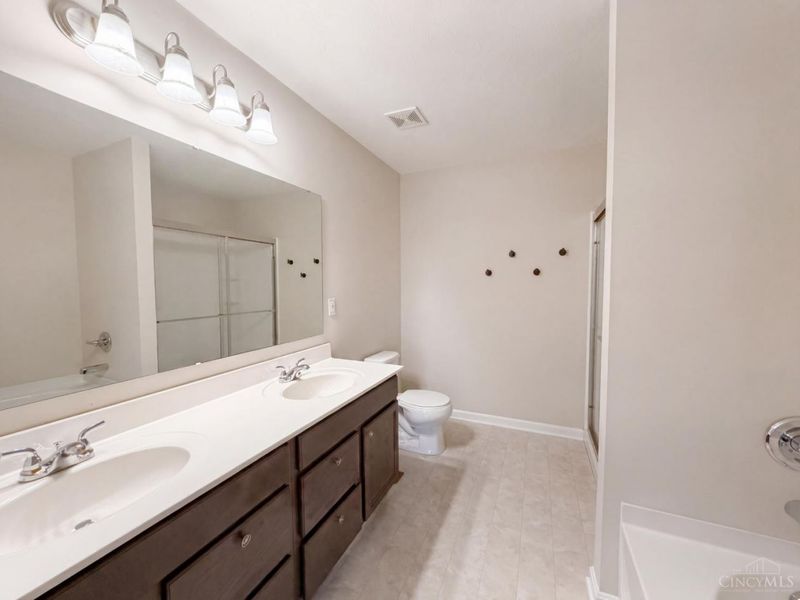 4189 Black Bear Drive, Turtle Creek Twp, OH 45036 Photo 6