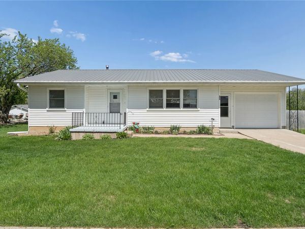 406 W 1st Street, Mechanicsville, IA 52306