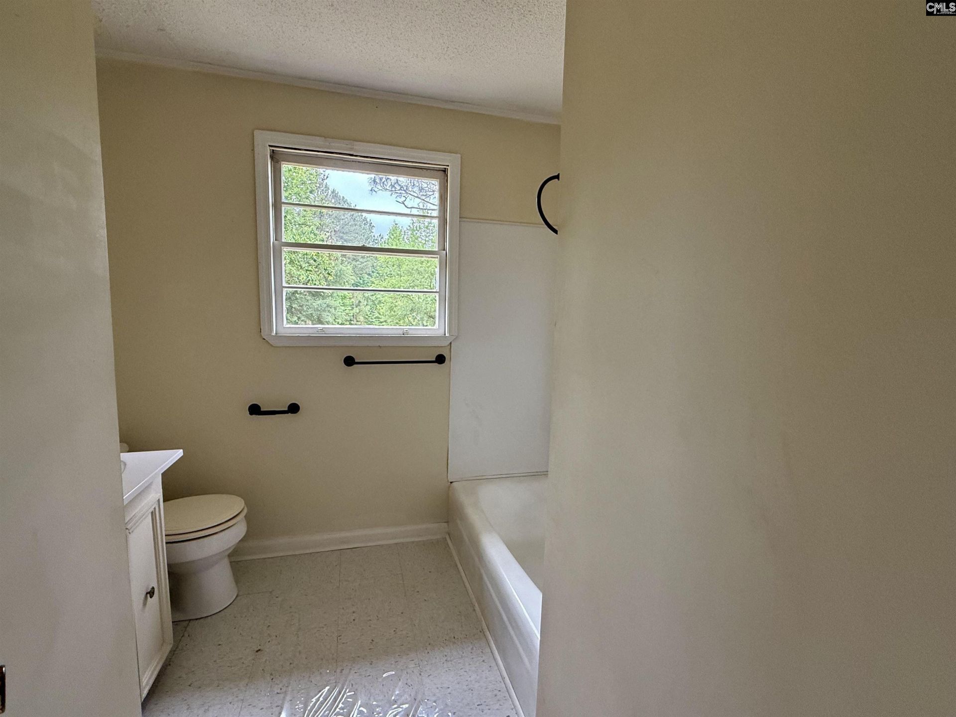 517 Winningham Road Photo 6