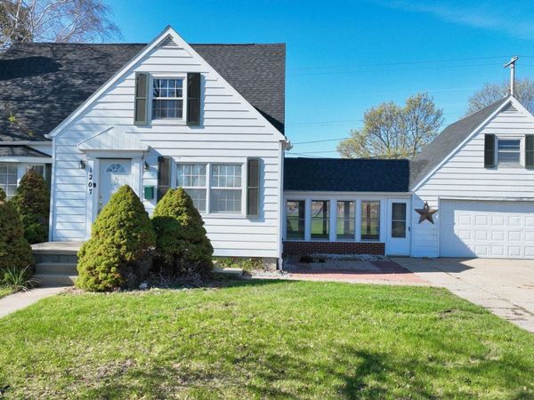 1207 North Drive, Mt Pleasant, MI 48858