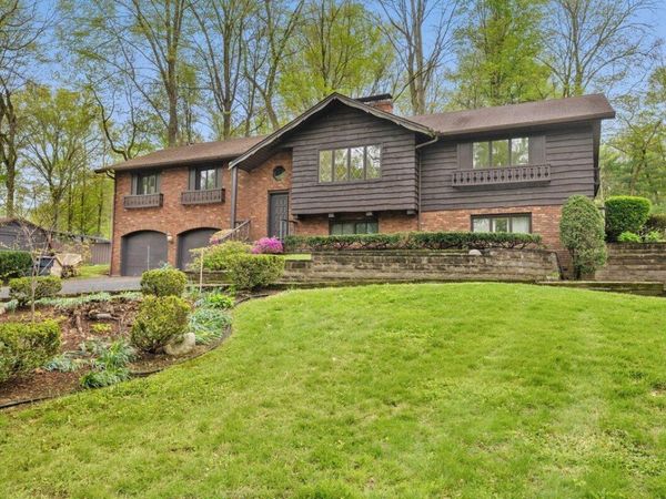 2552 Ridgewood Trail, Berrien Springs, MI 49103